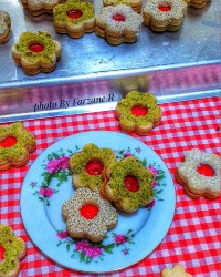 شیرینی با دستور سمیه جان مامان مبین وماتیار