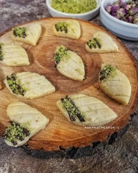 شیرینی کاسترد با روغن مایع