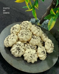 شیرینی با سفیده تخم مرغ