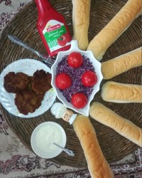 ساندویچ همبرگر خونگیم.