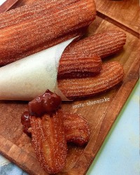 شیرینی چوروس بامیه شکلاتی