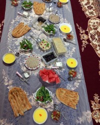 افطاری خونه مامان جون ورق بزن گلم