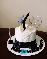 کیک کاراته کار