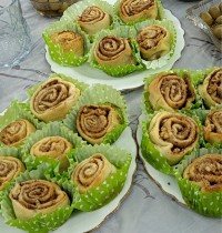 رول دارچین و گردو