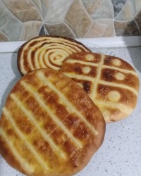 نان شیرمال با تزیین کرمفیل