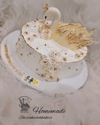 کیک خامه ای کیک قو