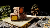کیک پرتقالی با رویه شکلات و نارگیل