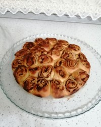 رول سیب و دارچین