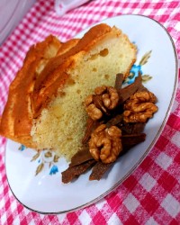 برشی ازکیک سیب ودارچین