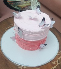 سلام عشقولیا کیک تولد مامی جونم خواهر قشنگم درست کرده