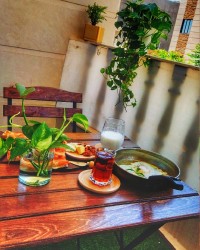 صبحانه بهاری?