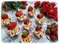 دسر توت فرنگی و پاناکوتا