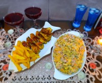 سالاد ماکارانی و کتف سوخاری