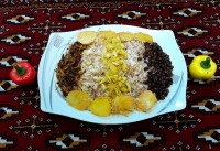 رشته پلو با مرغ ریش ریش شده