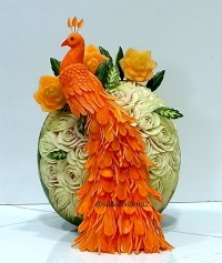 حکاکی هندوانه طاووس با هویج