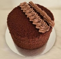 کیک شکلاتی بی بی مناسب خامه کشی