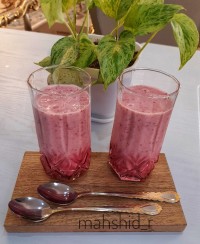 شیک توت فرنگی (کپشن حتما مطالعه شود)