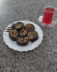 رولت خرما و بیسکویت