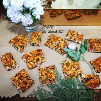 سوهان عسلی مغزدار