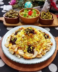 هویج پلو با مرغ ریش ریش شده