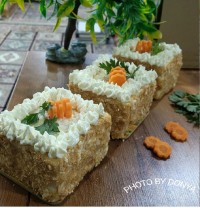 سالاد الویه با نان تست