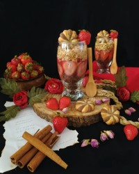 دسر بیسکویتی با پودینگ شکلاتی