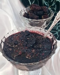 مربای شاه توت مزش عالی بود