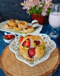 پای پسته و توت فرنگی