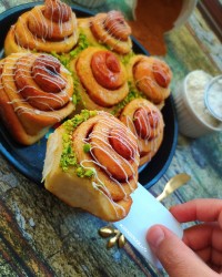 نان رول دارچینی خوش باش بافت و خوشمزه