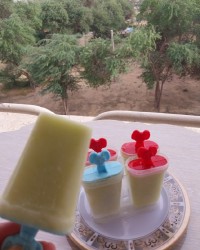 بستنی یخی میوه ای