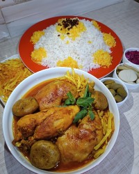 خوراک مرغ وقارچ زعفرانی