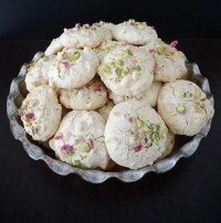شیرینی پفکی گردویی