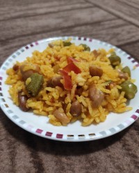 دمی بامیه ولوبیا چیتی