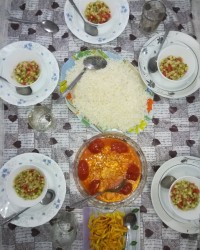 چلو قیمه با مرغ.