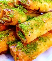 باقلوا با مغز کرمفیل.