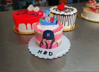 کیک دخترونه سفارشی با مغزی مخصوص