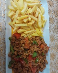 گوشت چرخ کرده باسیب زمینی