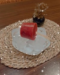 بستنی یخی توت فرنگی