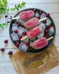 بستنی دو رنگ موز وگیلاس