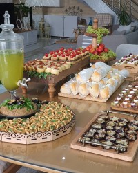 میز پذیرایی عصرانه