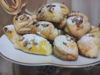 شیرینی کرمدار