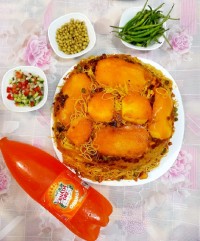 ماکارونی با سالاد شیرازی