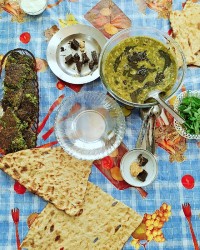 آش رشته کوکو سبزی قره قوروت