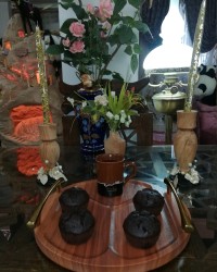 کاپ کیک و قهوه فوری.