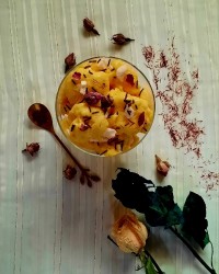 بستنی زعفرونی سنتی