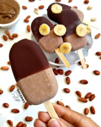 بستنی موز و کره بادام زمینی شکلاتی