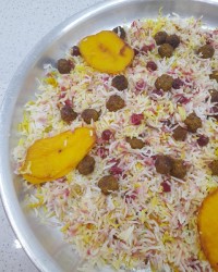 آلبالو پلو با گوشت قلقلی و مرغ