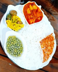 قیمه باگوشت چرخ کرده