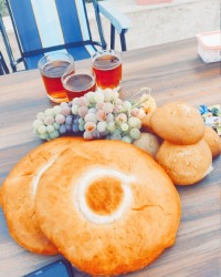 نان خوشمزه وشیرینی