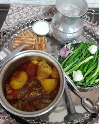 آبگوشت خوشمزه جاتون خالی